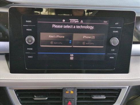 Used 2025 Volkswagen Taos SE w/ Panoramic Sunroof Package image 13