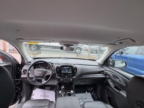 Used 2019 Chevrolet Traverse LT image 24