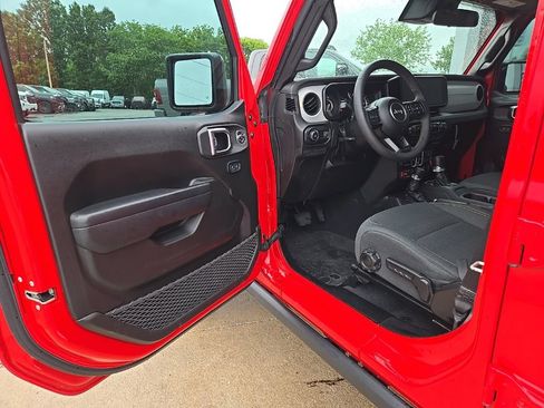 Used 2024 Jeep Wrangler Unlimited Sport AWD/4WD image 30