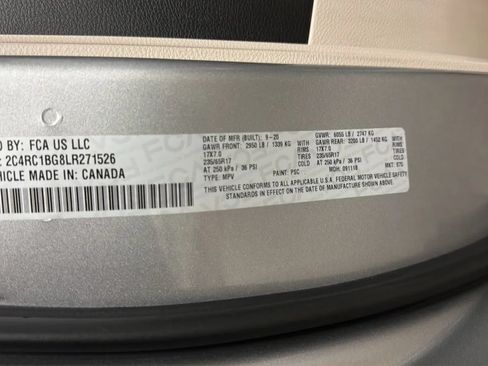 Used 2020 Chrysler Pacifica Touring-L FWD image 30