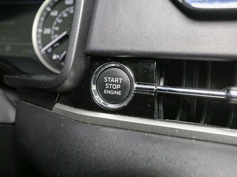 Used 2024 Mitsubishi Outlander SE image 28