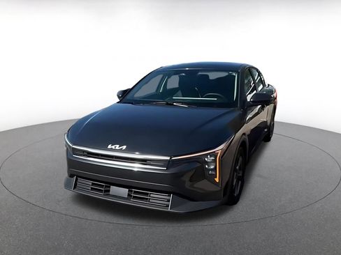 Used 2025 Kia K4 LXS image 7