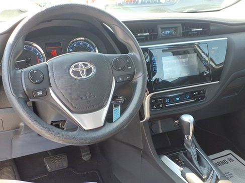 Used 2017 Toyota Corolla LE FWD image 11