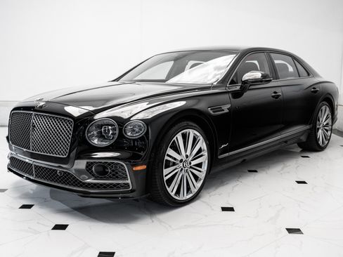 Used 2024 Bentley Flying Spur W12 image 9