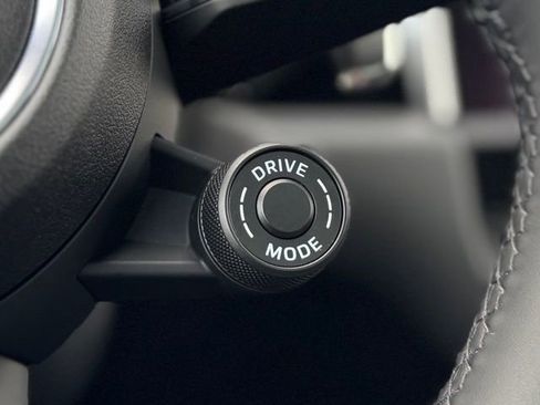 New 2026 Porsche Macan image 26