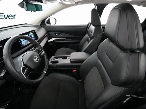 Used 2024 Nissan Ariya EVOLVE+ e-4ORCE image 7