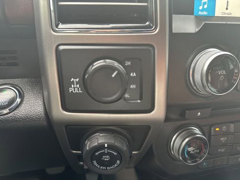 Used 2018 Ford F150 Platinum w/ Equipment Group 701A Luxury AWD/4WD image 11