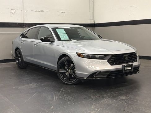 Used 2025 Honda Accord Sport image 2