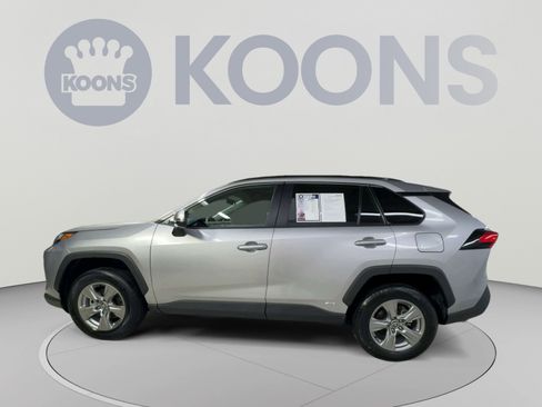 Used 2024 Toyota RAV4 LE AWD/4WD image 7
