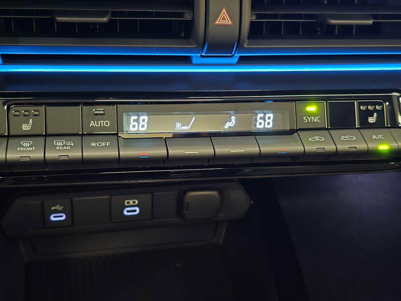 New 2027 Toyota Prius Plug-In Hybrid FWD image 15