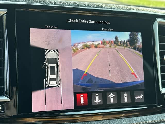 Used 2023 Chrysler Pacifica Pinnacle FWD image 15