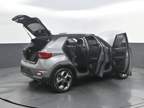 Used 2023 Hyundai Venue Limited FWD image 38