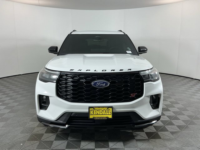 Used 2025 Ford Explorer ST w/ Sun And Sound Package AWD/4WD image 2