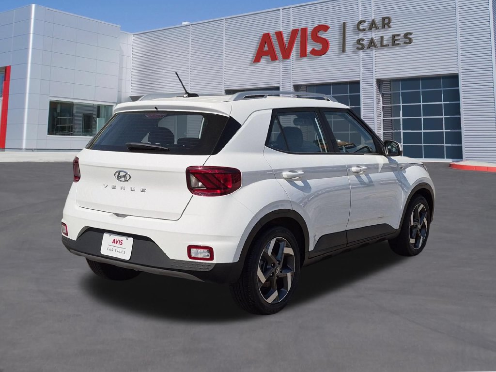 Used 2026 Hyundai Venue SEL FWD image 6