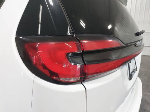 Used 2024 Chrysler Pacifica Touring-L FWD image 33
