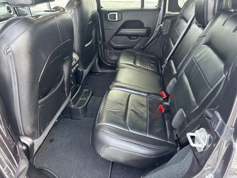 Used 2021 Jeep Wrangler Unlimited Sahara image 10