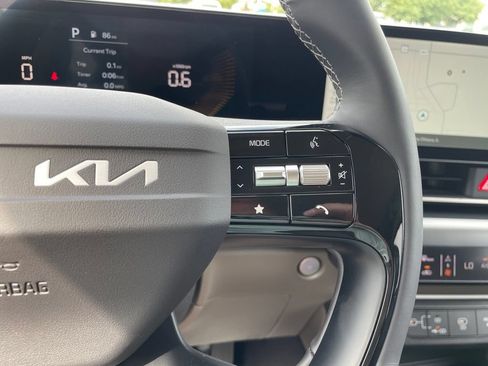 New 2027 Kia Carnival FWD image 27