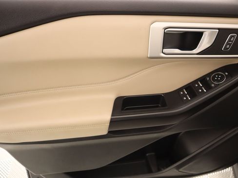 Used 2020 Ford Explorer XLT w/ Equipment Group 202A image 15