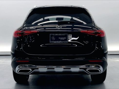 Used 2025 Mercedes-Benz GLC 300 image 3