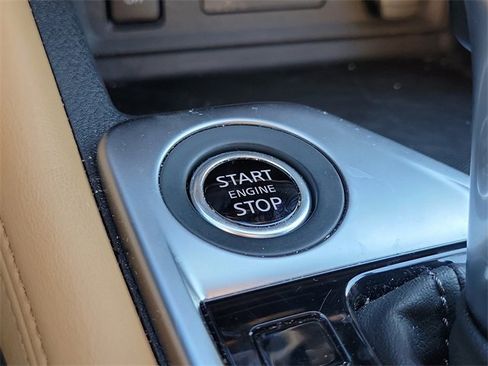 Used 2025 Nissan Sentra SV w/ SV Premium Package image 27