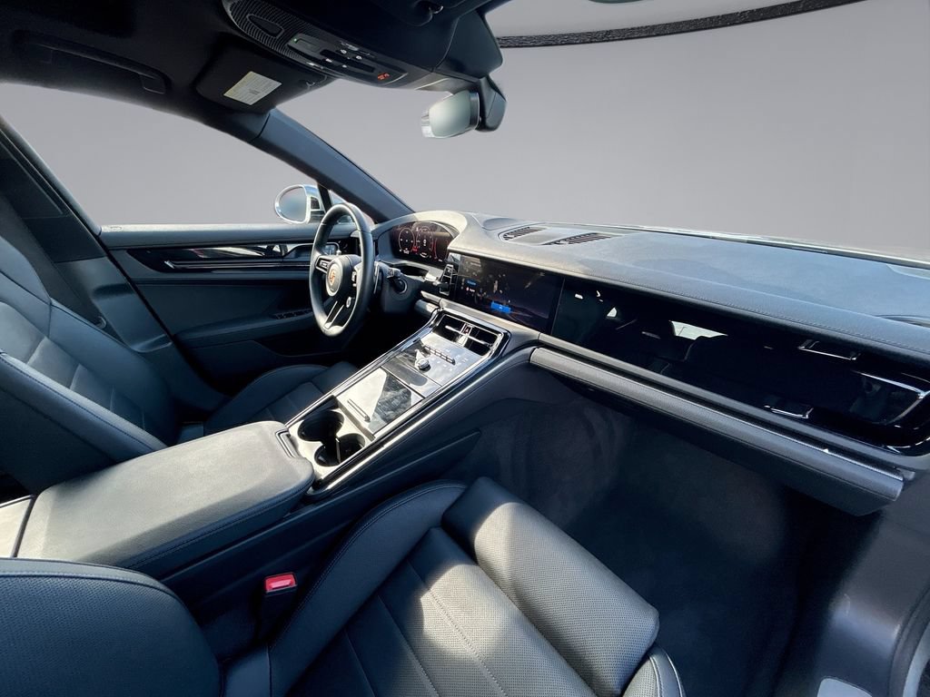 Used 2026 Porsche Panamera w/ Premium Package RWD image 29