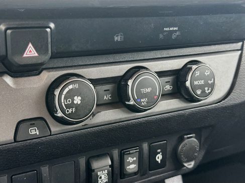 Used 2019 Toyota Tacoma TRD Off-Road RWD image 15