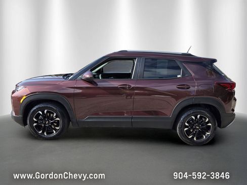 Certified 2023 Chevrolet TrailBlazer LT FWD image 2