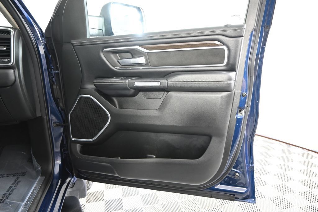 Used 2022 RAM 1500 Laramie AWD/4WD image 13