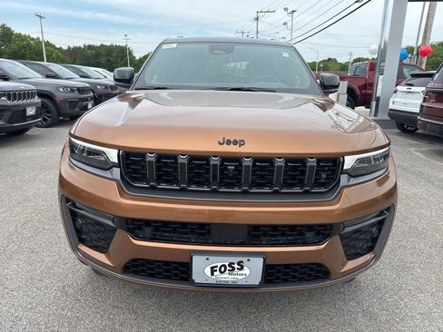 New 2026 Jeep Grand Cherokee Summit AWD/4WD image 8