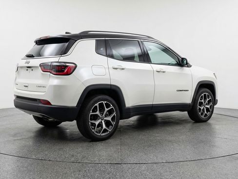 Used 2025 Jeep Compass Limited AWD/4WD image 9