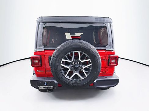 Used 2026 Jeep Wrangler Unlimited Sahara AWD/4WD image 6