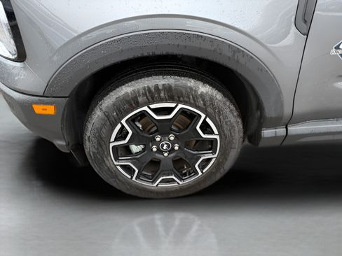 Certified 2025 Ford Bronco Sport Outer Banks w/ Outer Banks Tech Package+ AWD/4WD image 29