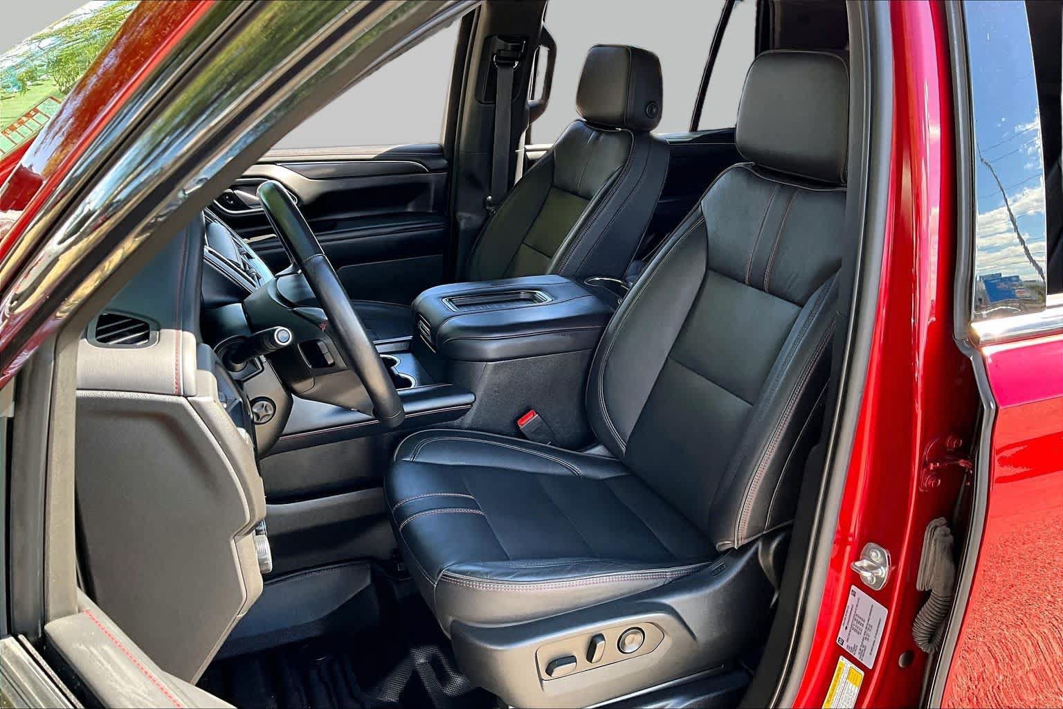 Used 2021 Chevrolet Tahoe RST w/ Luxury Package AWD/4WD image 8