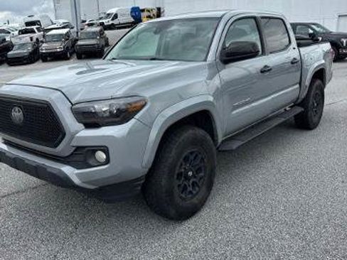 Used 2019 Toyota Tacoma SR5 RWD image 1