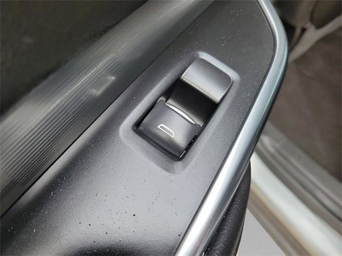 Used 2025 Cadillac XT4 Premium Luxury image 38