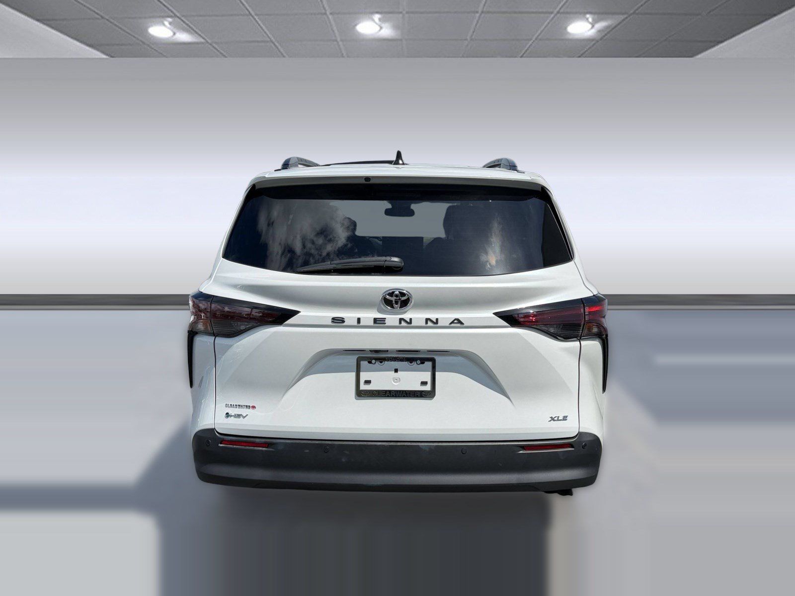 Used 2026 Toyota Sienna XLE FWD image 10