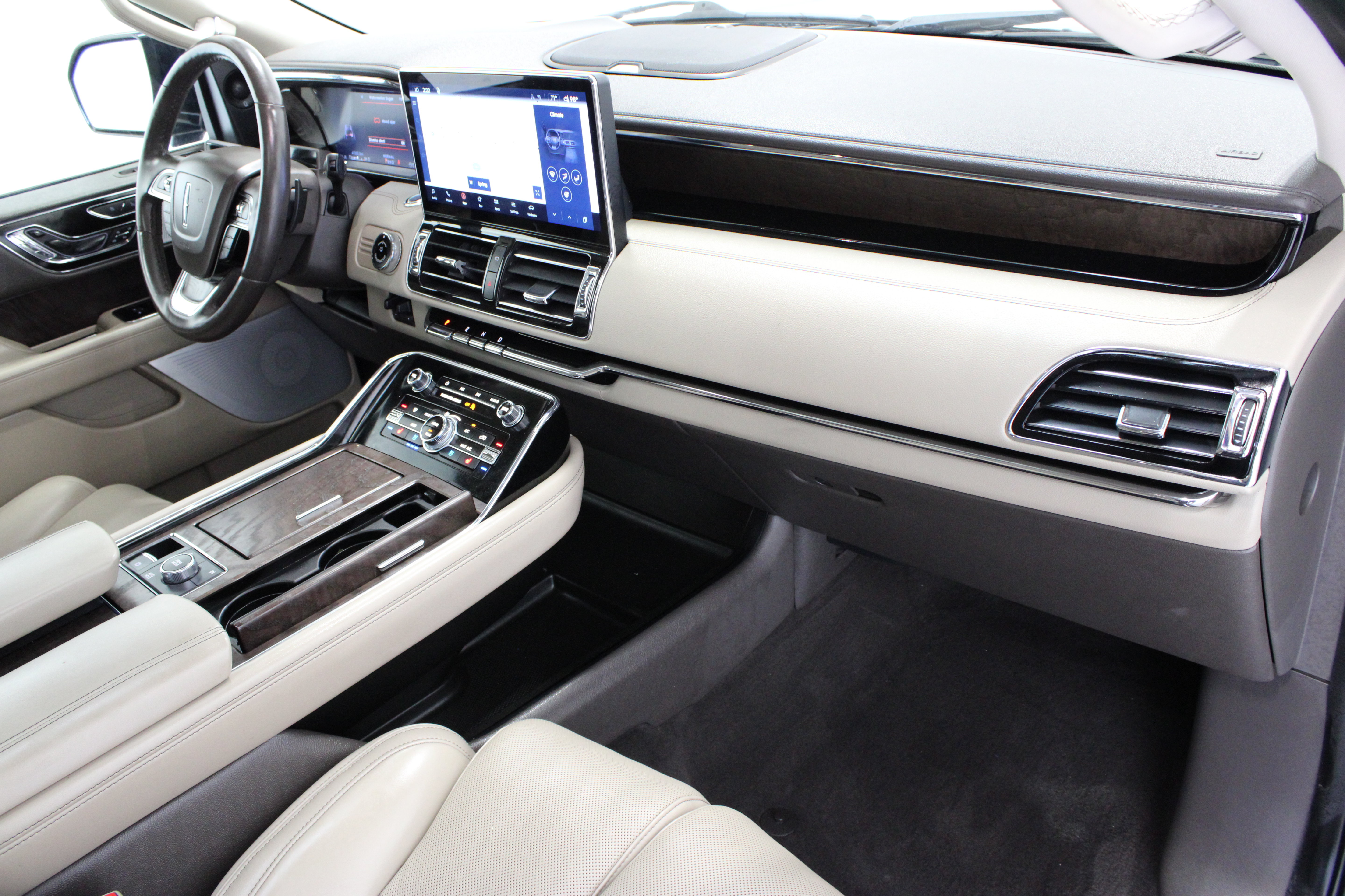 Used 2024 Lincoln Navigator Reserve AWD/4WD image 41