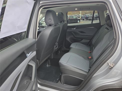 New 2026 Volkswagen Tiguan SE image 25