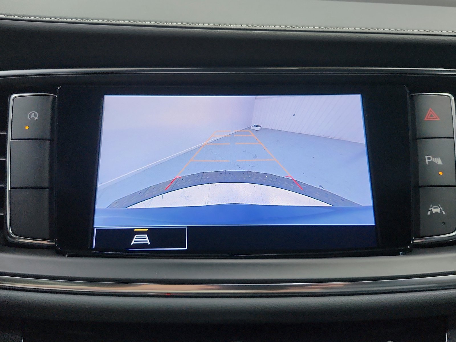 Used 2024 Buick Enclave Essence FWD image 28