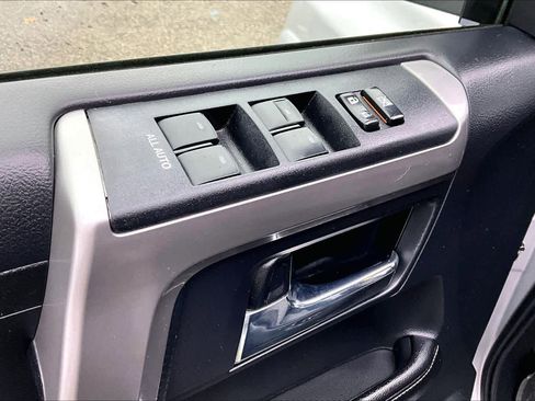 Used 2015 Toyota 4Runner SR5 image 30