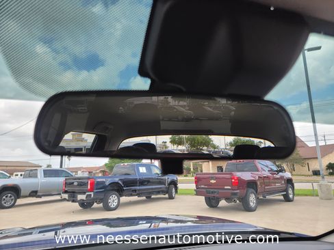Used 2022 Nissan Frontier SV RWD image 29