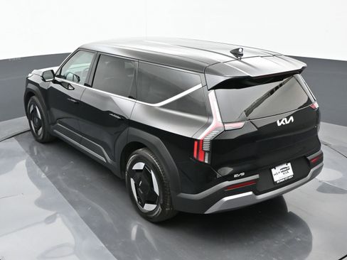 Used 2024 Kia EV9 Light image 31