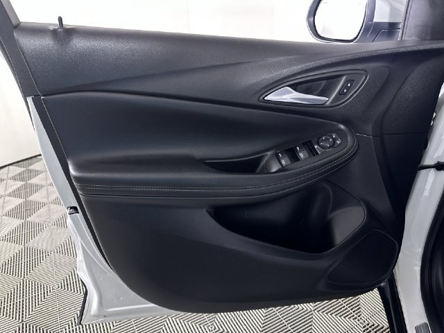 Used 2022 Buick Encore GX Select FWD image 23