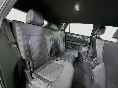 Used 2024 Volkswagen Atlas Cross Sport SE image 31