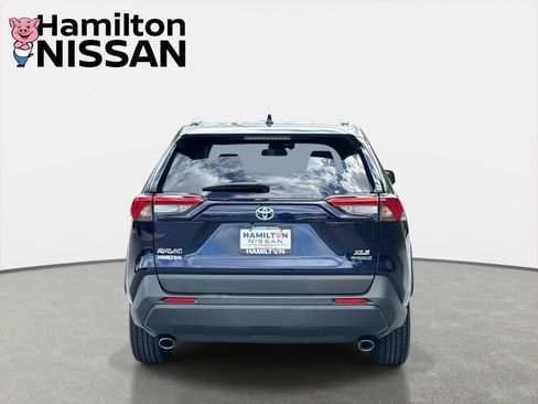 Used 2022 Toyota RAV4 XLE w/ Convenience Package AWD/4WD image 3