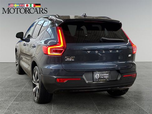 Certified 2022 Volvo XC40 P8 Recharge Plus image 5
