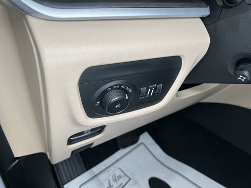 Certified 2024 Jeep Grand Cherokee L Limited w/ Luxury Tech Group II image 16