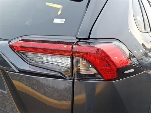 Certified 2022 Toyota RAV4 XLE w/ Convenience Package image 15