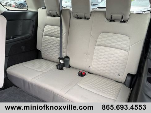 Used 2024 Nissan Pathfinder SV FWD image 16