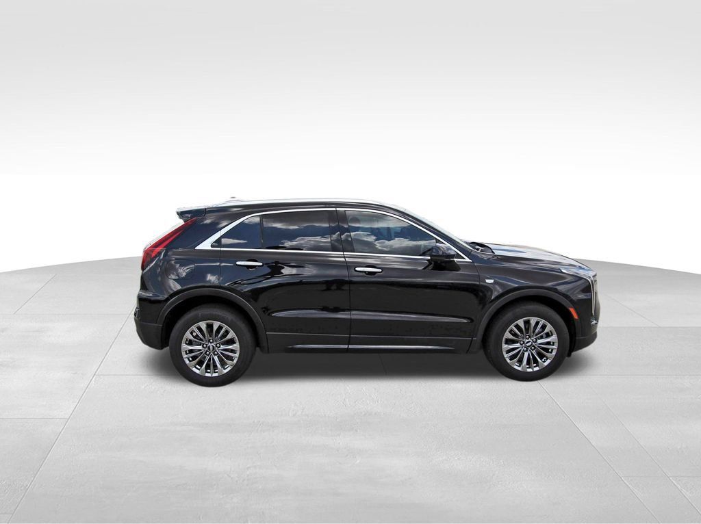 Used 2025 Cadillac XT4 Premium Luxury FWD image 5